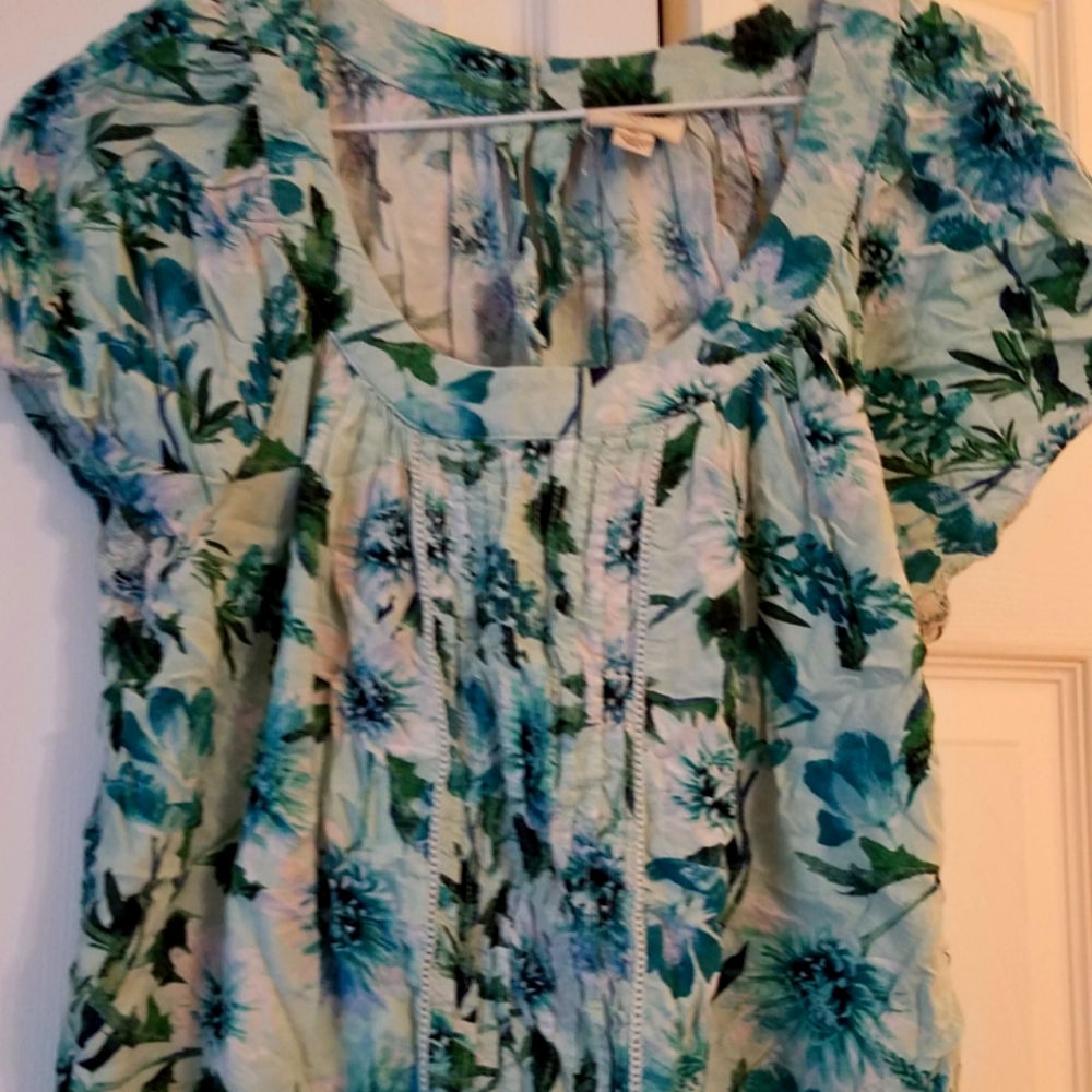 Short sleeve top